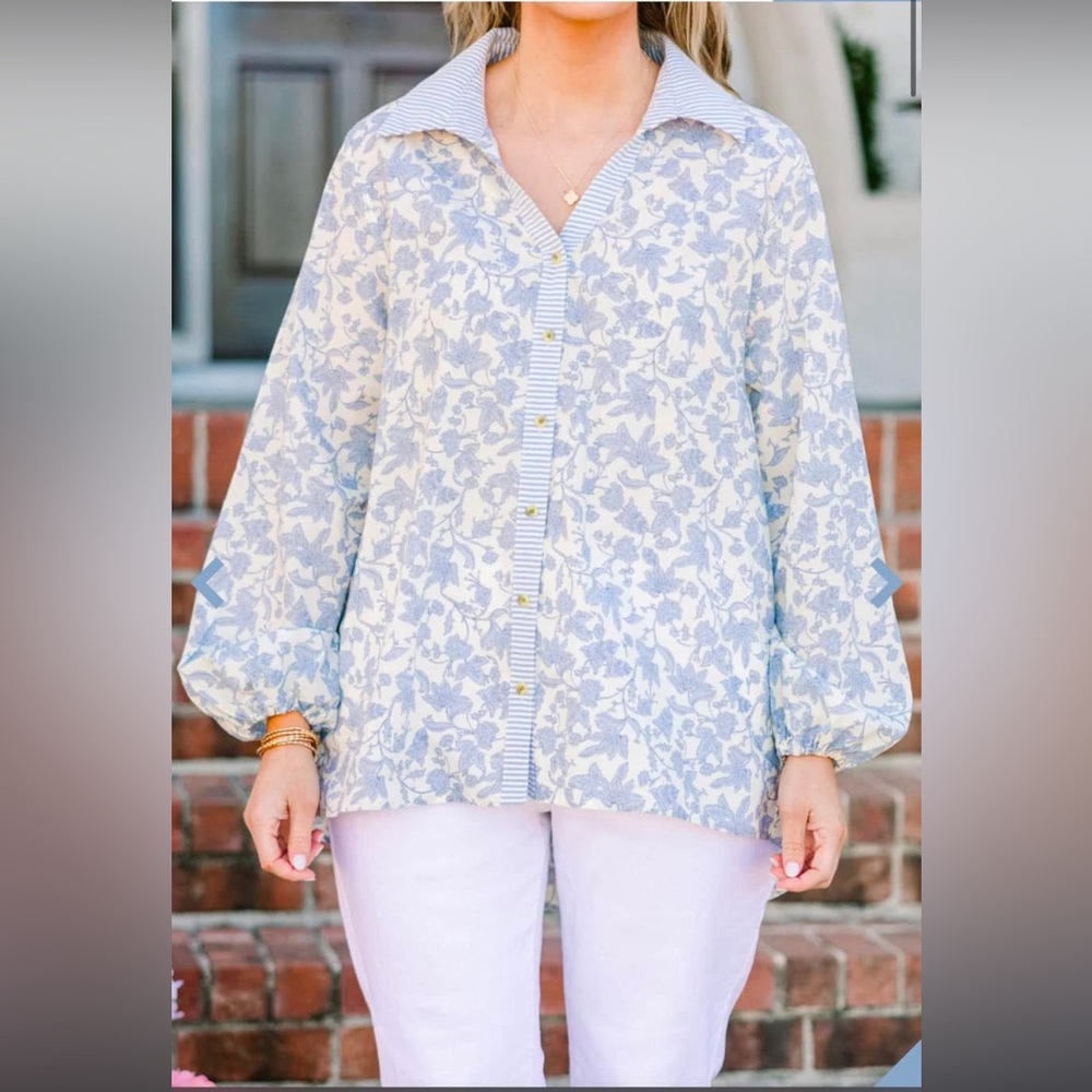 Chic Soul Blue and White Floral Top